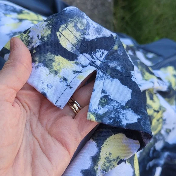 Slazenger 1/4 zip golf shirt medium - Picture 6 of 7